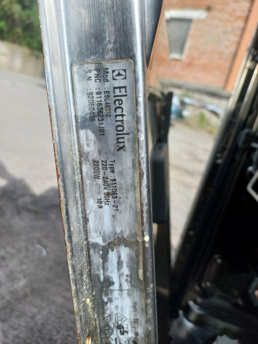 Посудомийка electrolux