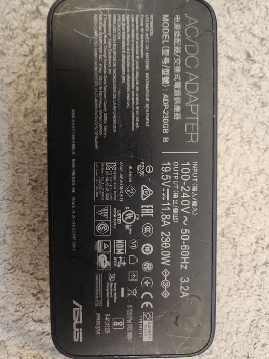 ASUS TUF Gaming A15 FA506IV - Ryzen 7 4800H / RTX 2060 6 GB VRAMDDR6 / 16 GB RAM / SSD 512 GB / WIN 11