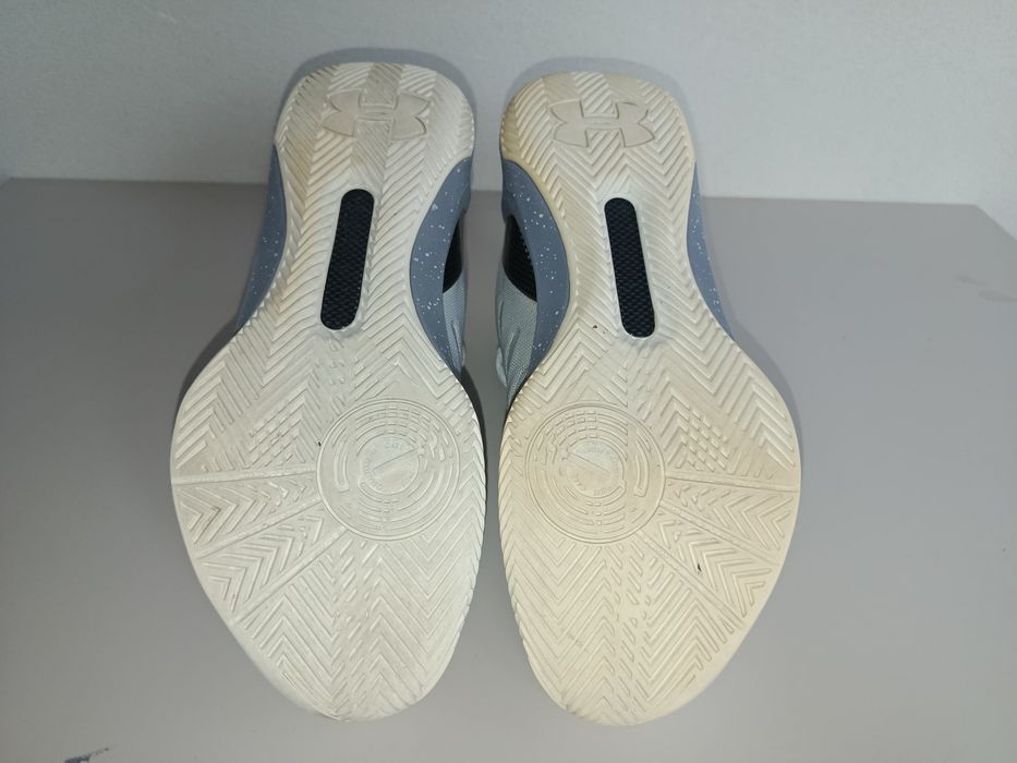 Under Armour nr 40--26 cm