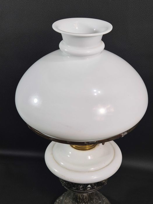 Stara Lampa naftowa z cyny. Pięknie zdobiona
