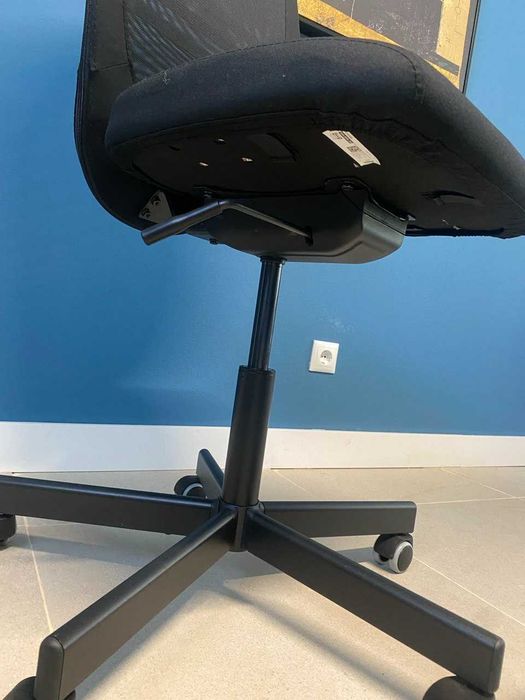 Cadeira de Escritório IKEA FLINTAN – Como Nova | 55€