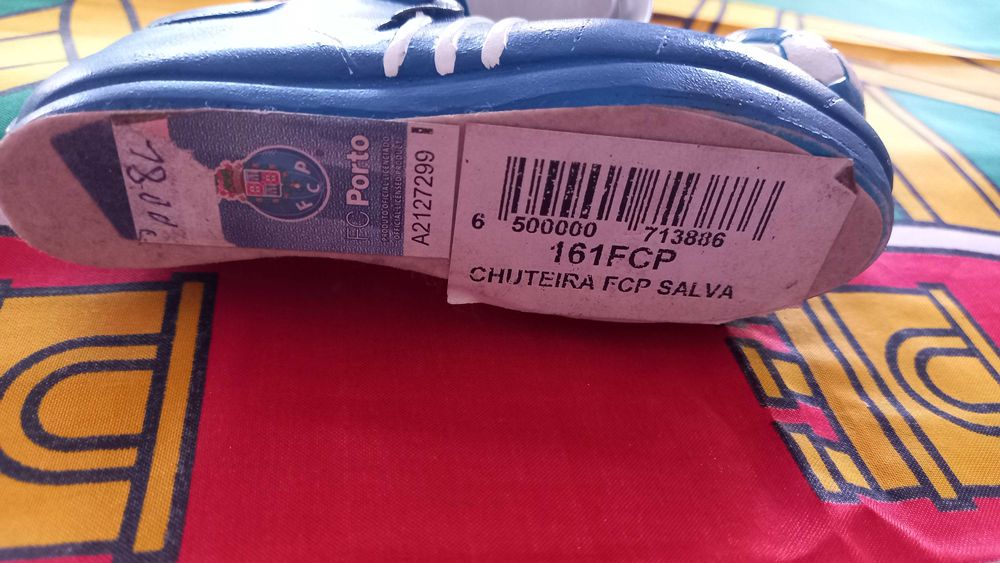 Chuteira FCP com emblema