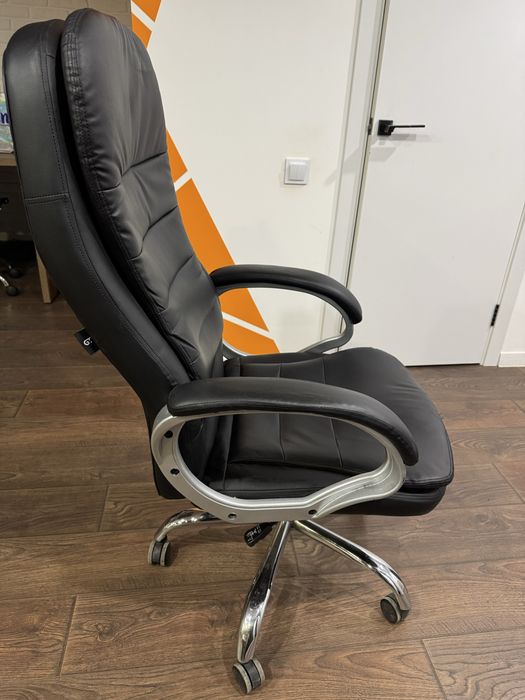 Офісні крісла / різні моделі, зручні, у хорошому стані