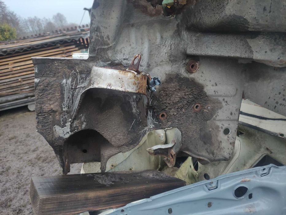 Кузово мерседес W124 дно ланжерони телевізор дах відріжу пороги