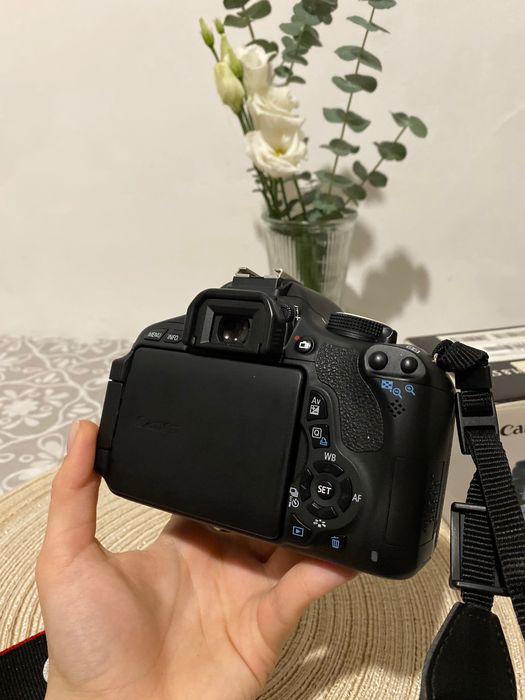 Фотоапарат Canon 600D