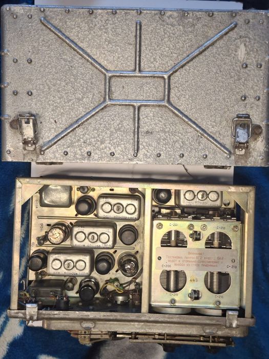 Odbiornik radiostacji lotniczej P-800