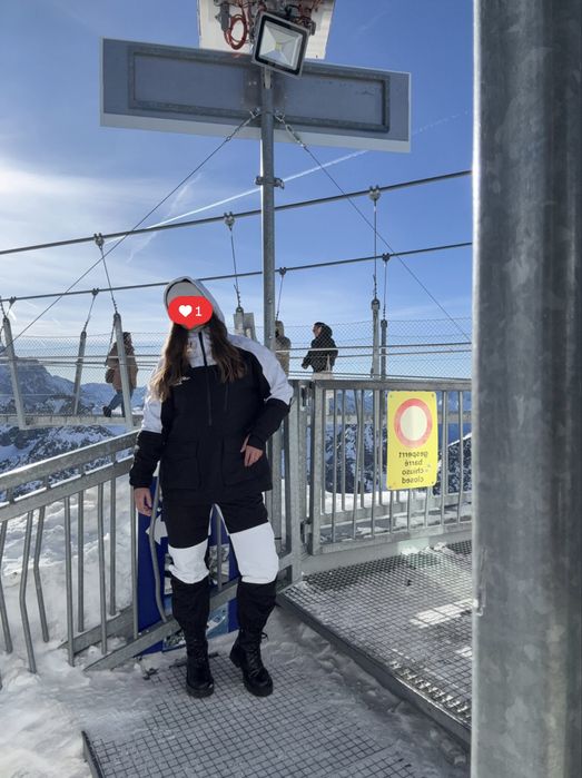 Гірськолижний костюм комбінезон чорно-білий одяг