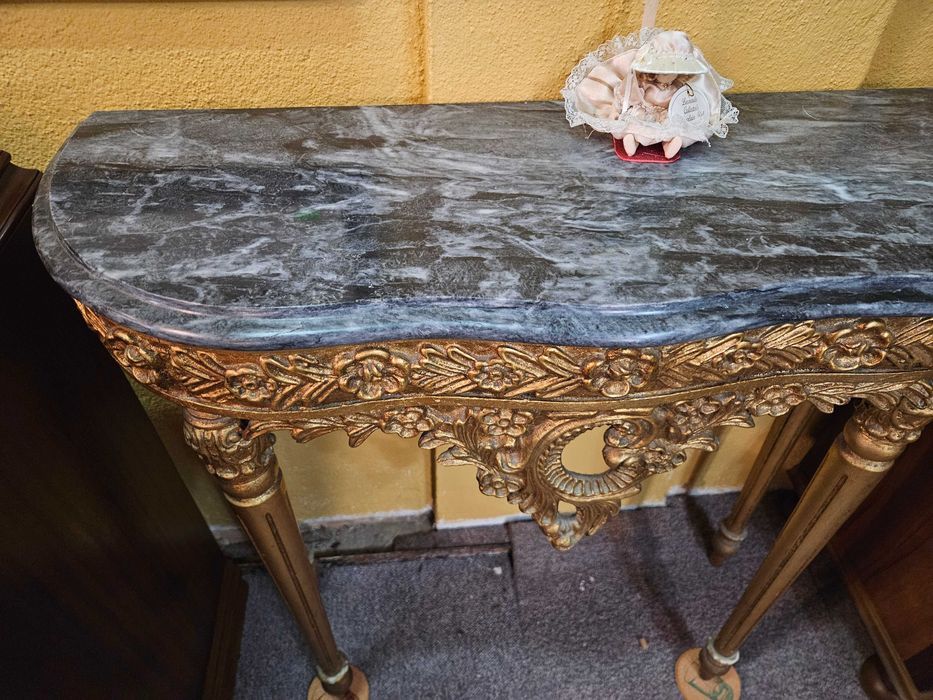 Conjunto credencia em madeira com tampo em pedra e espelho - óptimo