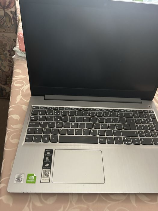 Lenovo IdeaPad 3 15.6'' i8GB 256GB