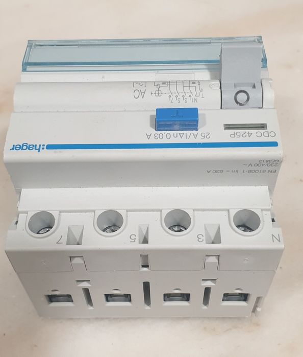 Interruptor diferencial hager CDC 425P 4 Pólos 25A 30mA 
CDC42