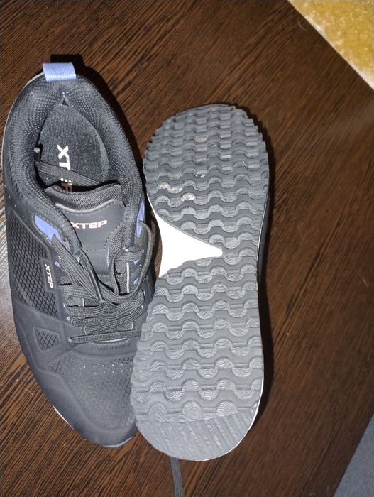 Кроссовки женские  XTEP