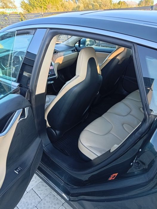 Продам Авто Tesla Model s