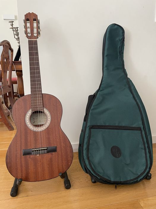 Guitarra classica com saco e stand