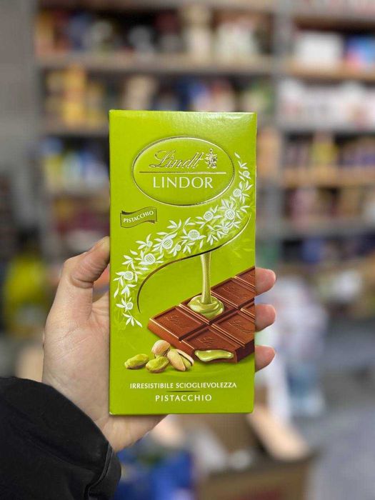 Шоколад Lindt молочний з фісташкою 100 г