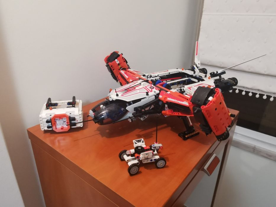 Lego 42181 Technic VTOL Heavy cargo ship