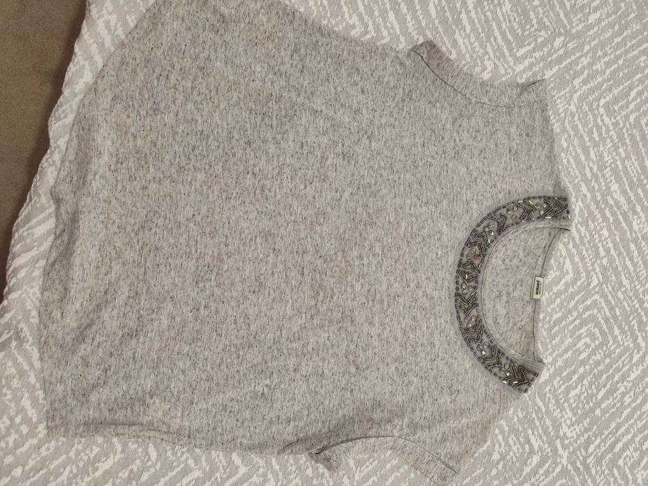 T-shirt com missangas