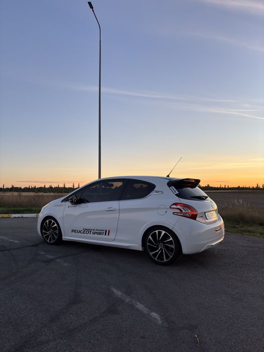 Peugeot 208 GTI 2013