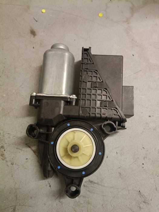 Silnik szyby Volkswagen Transporter T5