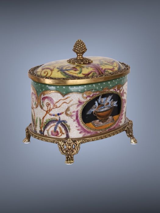 Антикварна скарбничка шкатулка статуэтка фигурка статуетка скульптура