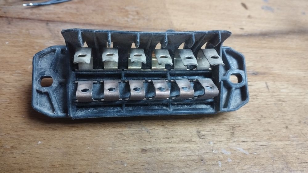 Блок запобіжників ВАЗ 2106