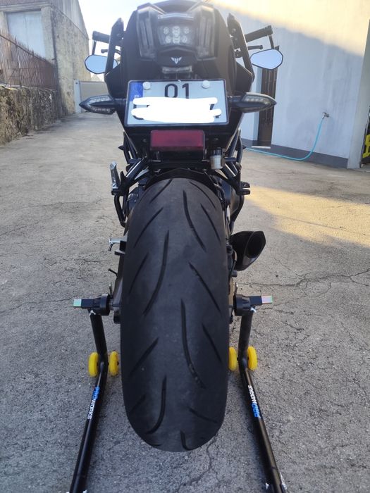 Yamaha mt09 akrapovic