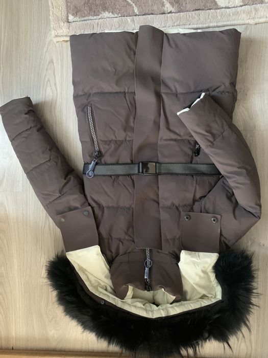 Куртка на дівчинку 128