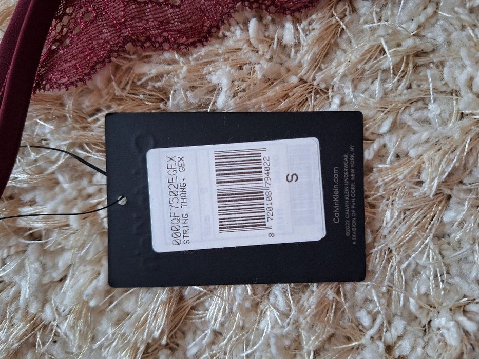 Nowe bordowe koronkowe stringi damskie Calvin Klein