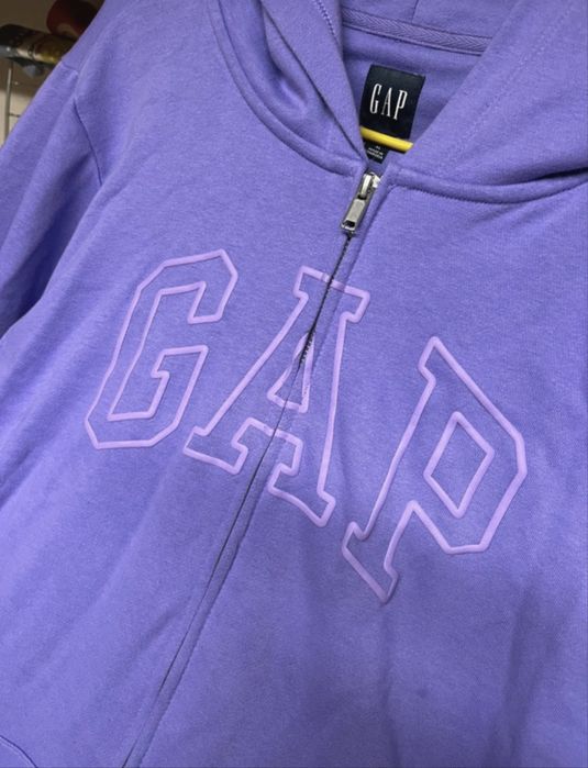 Sweatshirt GAP lilás xl com fecho e bolsos