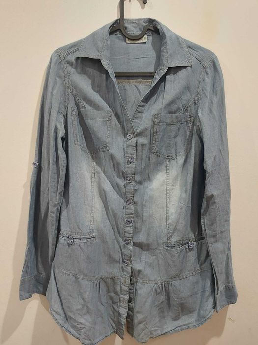 Camisa Azul C&A em bom estado