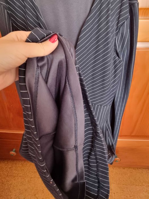 Vestido executivo azul escuro com riscas Mango, tamanho XS