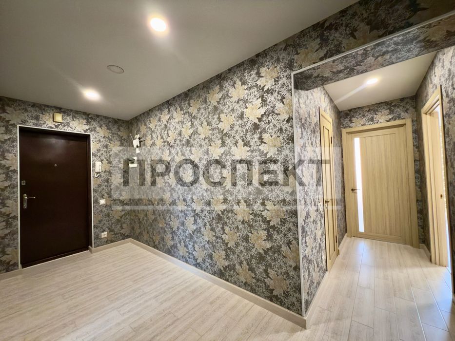 Продам 2-х кімн.квартиру з ремонтом пр-т Свободи ( Автономка)
