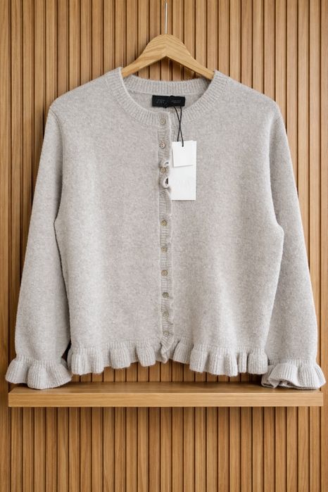 Swetry topy spodnie Zara