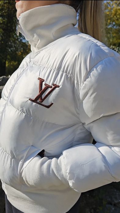 Укорочена біла куртка