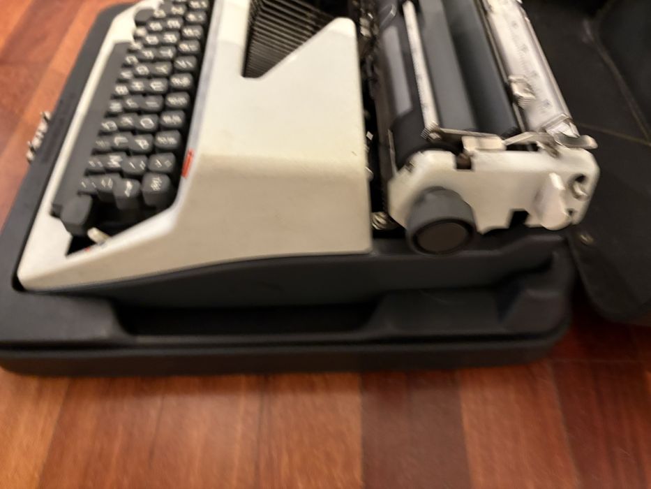 Máquina de escrever Olympia
