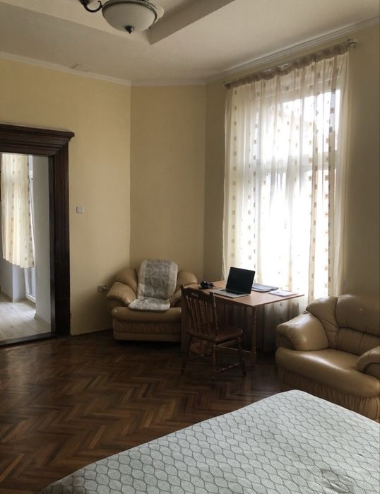 Продаж 1кім квартири, вул Духновича, історичний центр Ужгорода