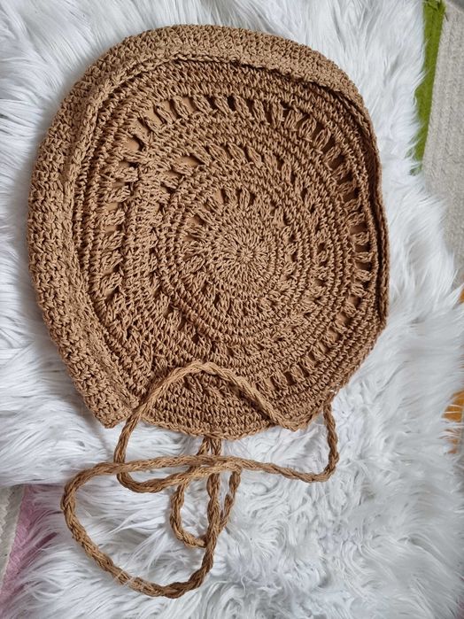 Bolsa em ráfia castanha