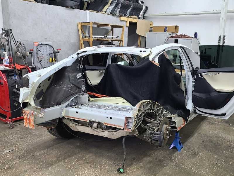 Кузовний ремонт. Рихтування, Сварка, Витяжка на стапелі. TCARS