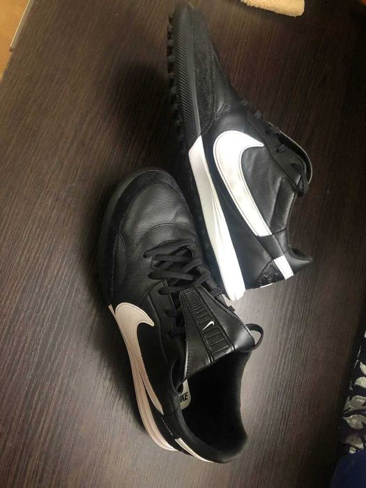 Футбольні кросівки Найк