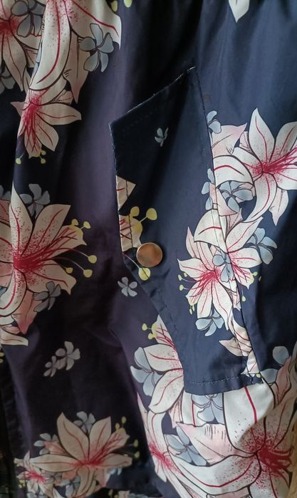 Cienka parka w kwiaty. TXM