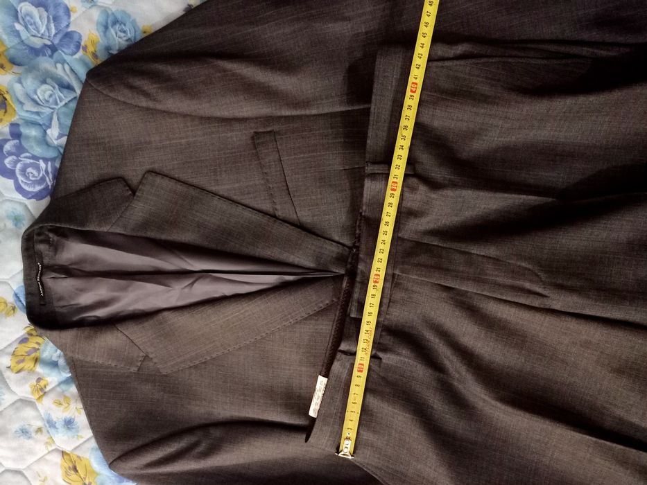 Чоловічий костюм дуже у гарному стані