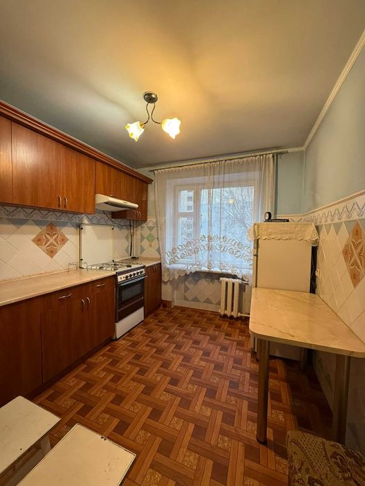 3к класне планування+меблі+середній поверх ID:41776