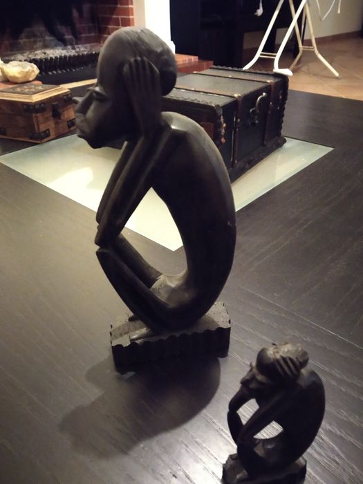 Estatuetas pau preto 2 tamanhos