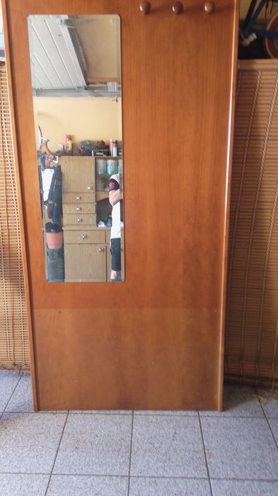 Vendo cabide com vidro