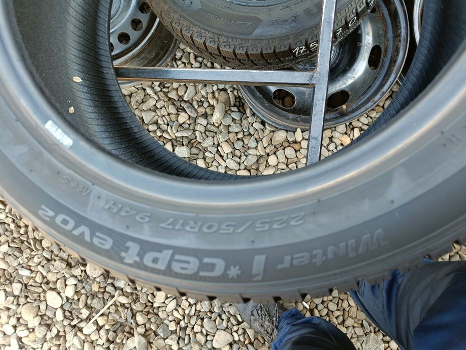 Шини 225/50R17  98R Hankok 4шт
