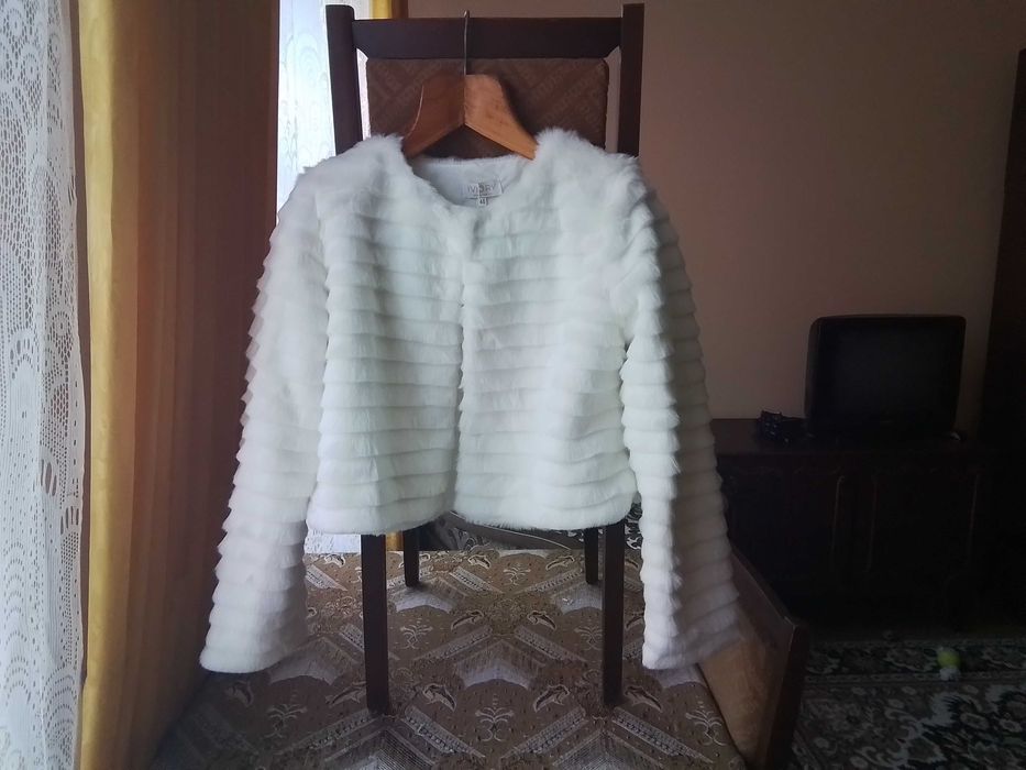 Накидка на весільню сукню. НОВА. Біла. Під норку.