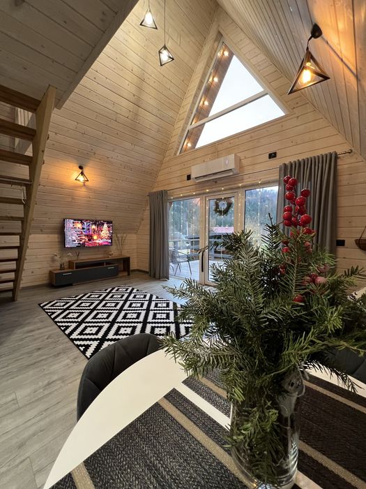 Оренда котедж з чаном в Карпатах у стилі А-фрейм