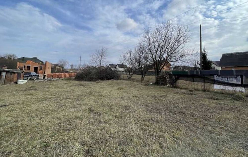 (3) Продам земельну ділянку в с. Березина 1736