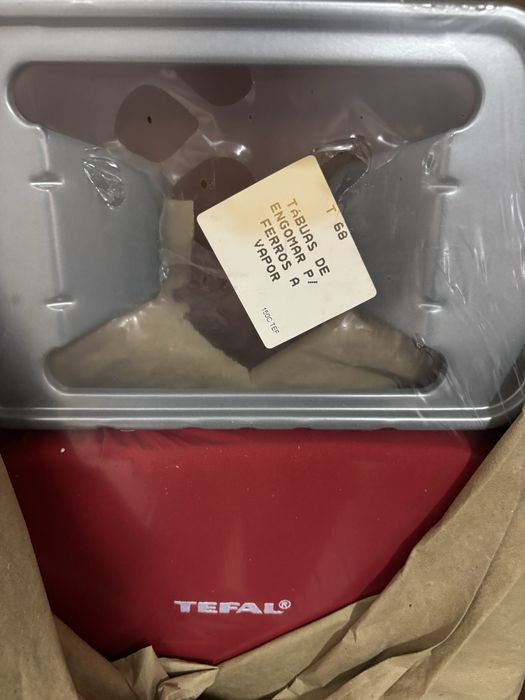 Tábua de engomar Tefal ainda embalada