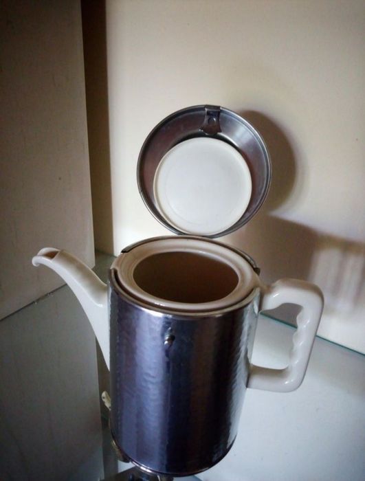 Cafeteira térmica ou bule modelo Thermisol em porcelana