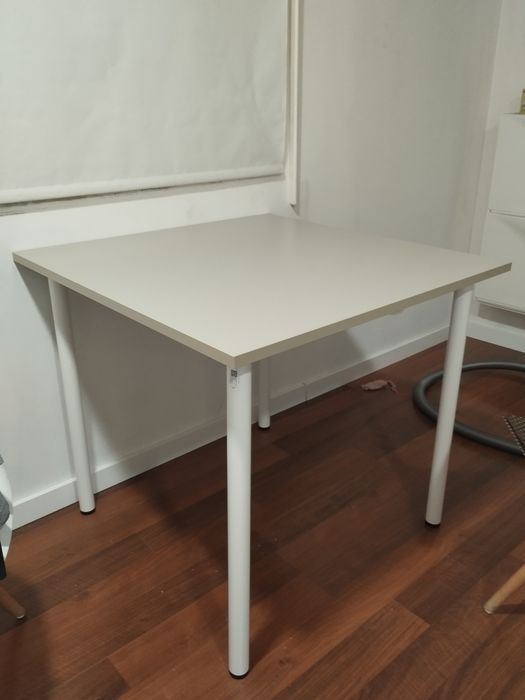 Mesa ikea beje 80cmx80cm